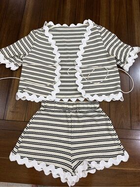 SHEIN LUNE Striped Scalloped Knit Set Short Sleeve Cardigan & Shorts - Size S